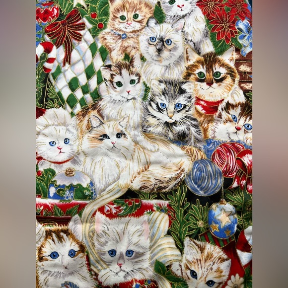 Quilted Christmas Cats Holly Berry Table Runner/Bed Topper Holidays Home Decor - Picture 11 of 13